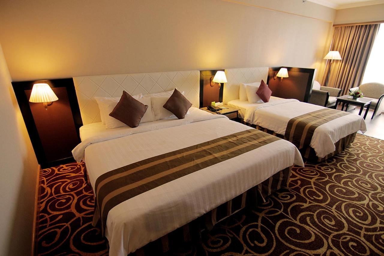 Mega Hotel Sdn Bhd Miri Dış mekan fotoğraf