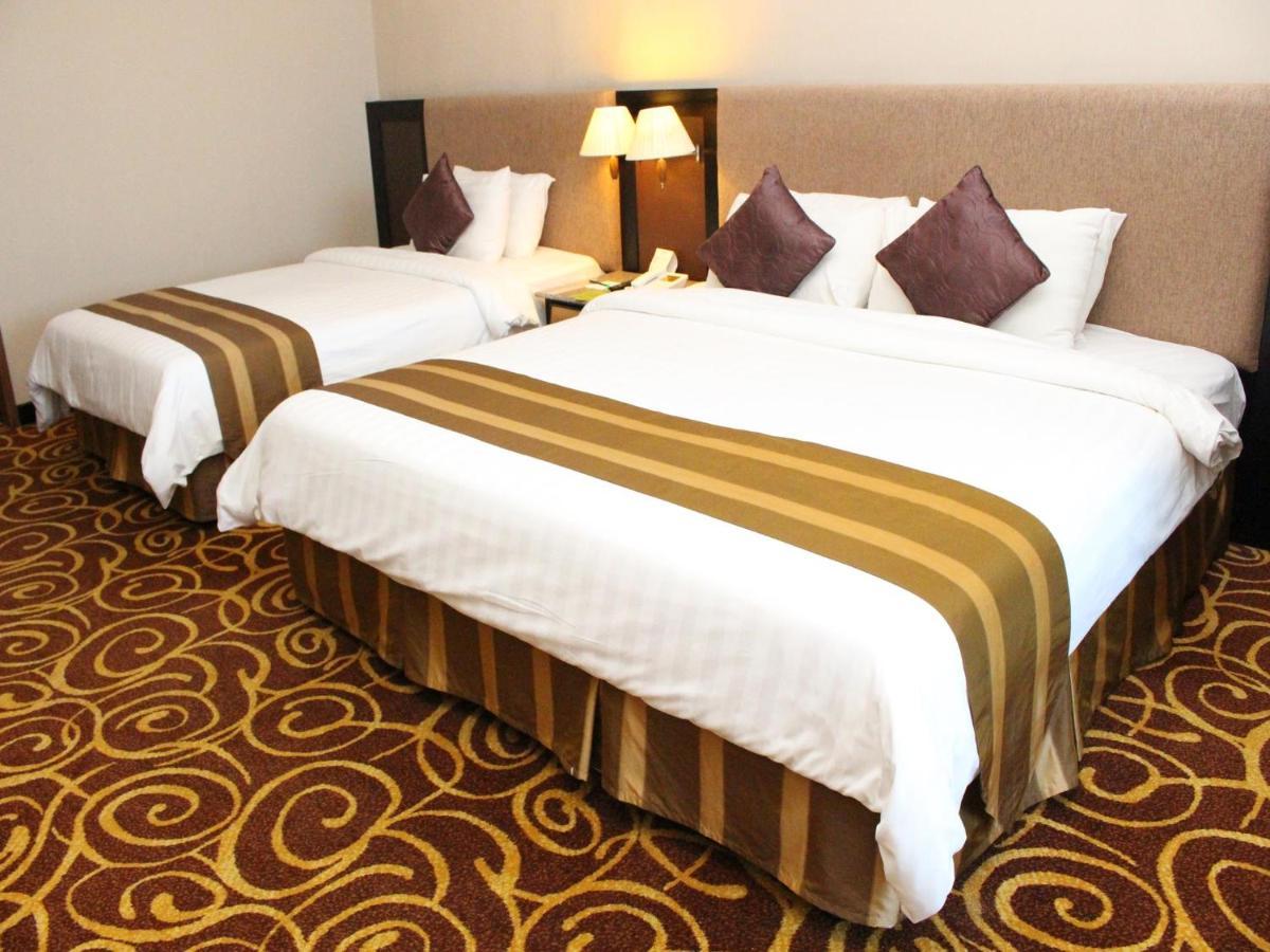 Mega Hotel Sdn Bhd Miri Dış mekan fotoğraf