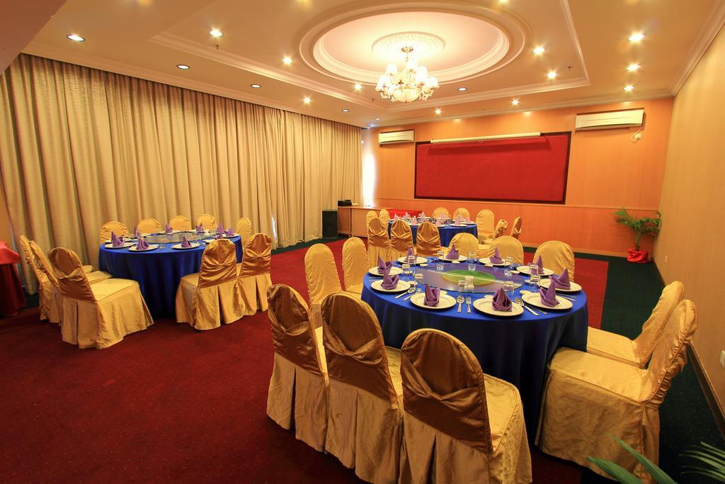 Mega Hotel Sdn Bhd Miri Dış mekan fotoğraf