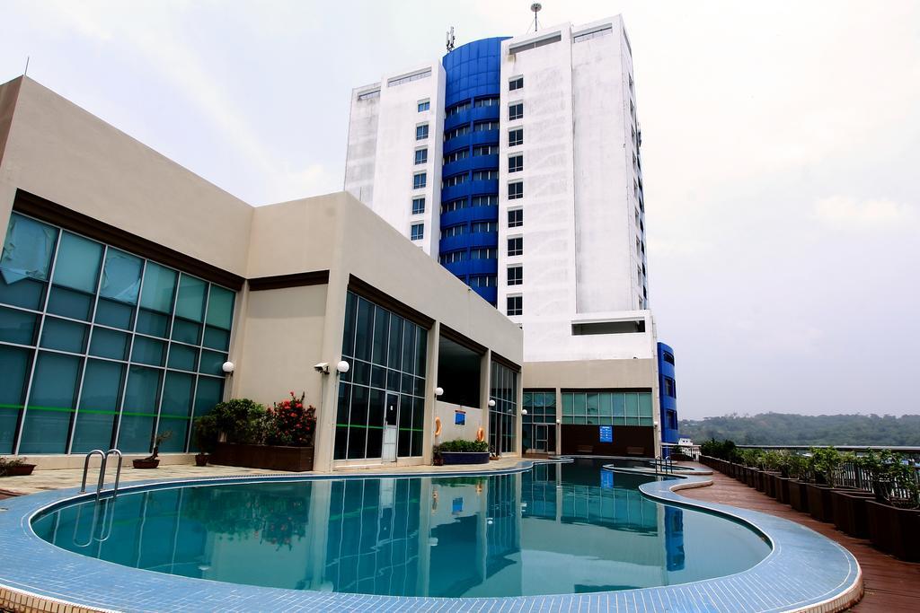 Mega Hotel Sdn Bhd Miri Dış mekan fotoğraf