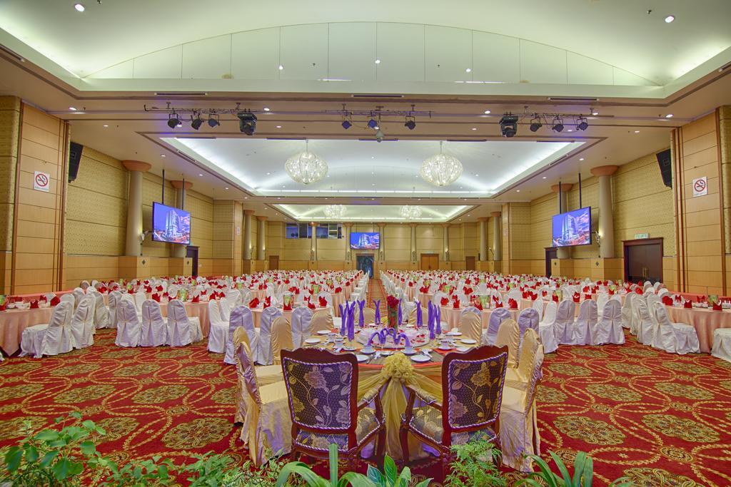 Mega Hotel Sdn Bhd Miri Dış mekan fotoğraf