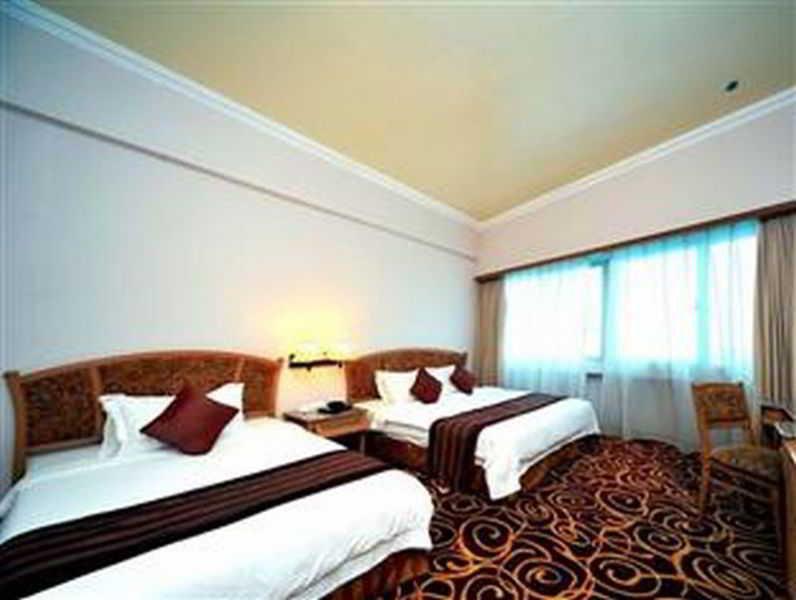 Mega Hotel Sdn Bhd Miri Dış mekan fotoğraf