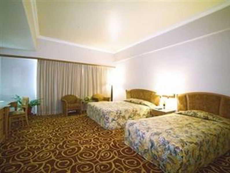 Mega Hotel Sdn Bhd Miri Dış mekan fotoğraf