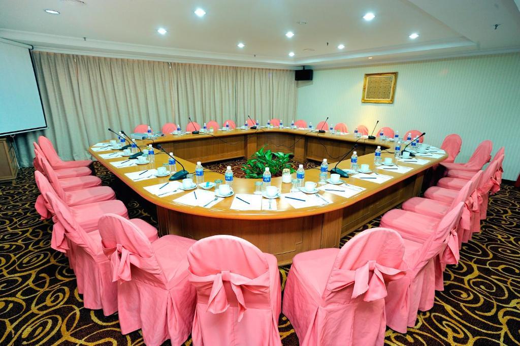 Mega Hotel Sdn Bhd Miri Dış mekan fotoğraf