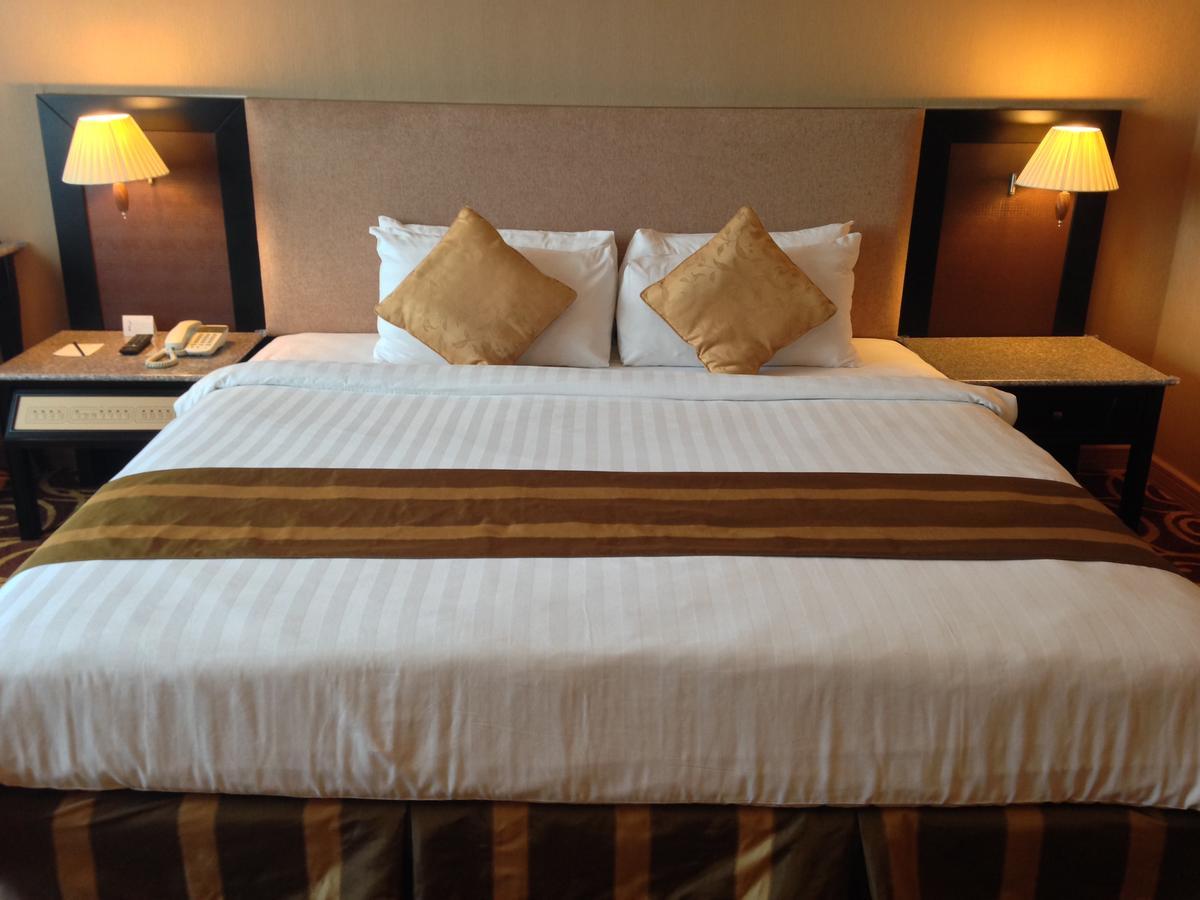 Mega Hotel Sdn Bhd Miri Dış mekan fotoğraf