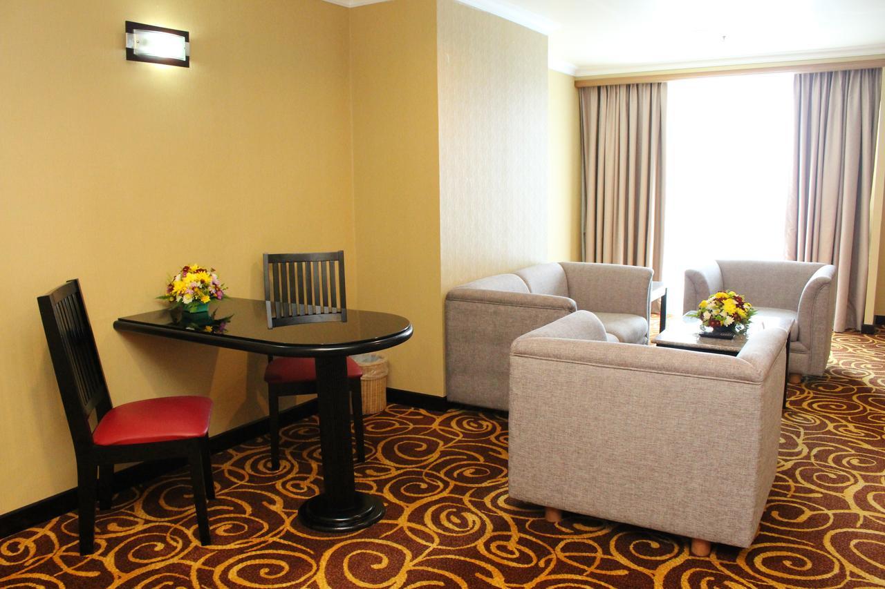 Mega Hotel Sdn Bhd Miri Dış mekan fotoğraf