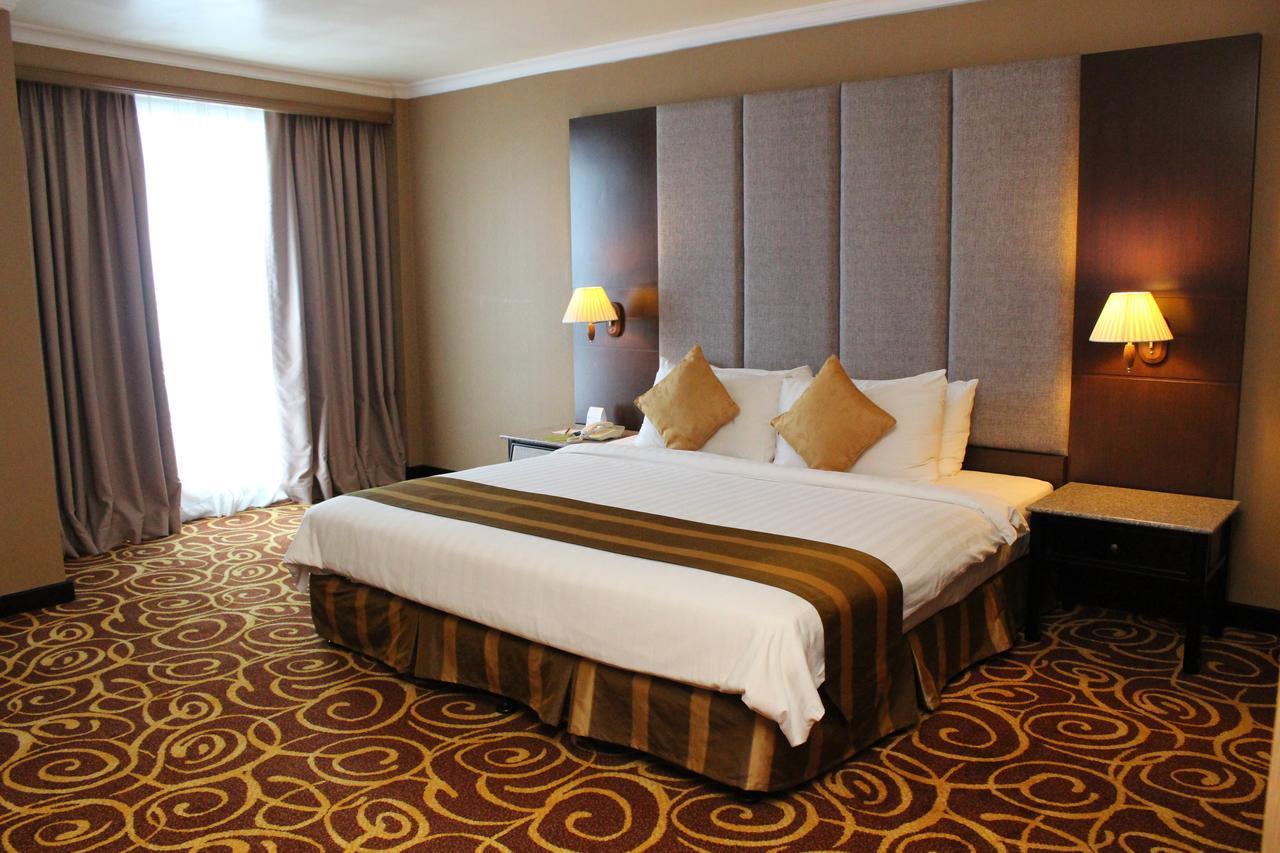 Mega Hotel Sdn Bhd Miri Dış mekan fotoğraf