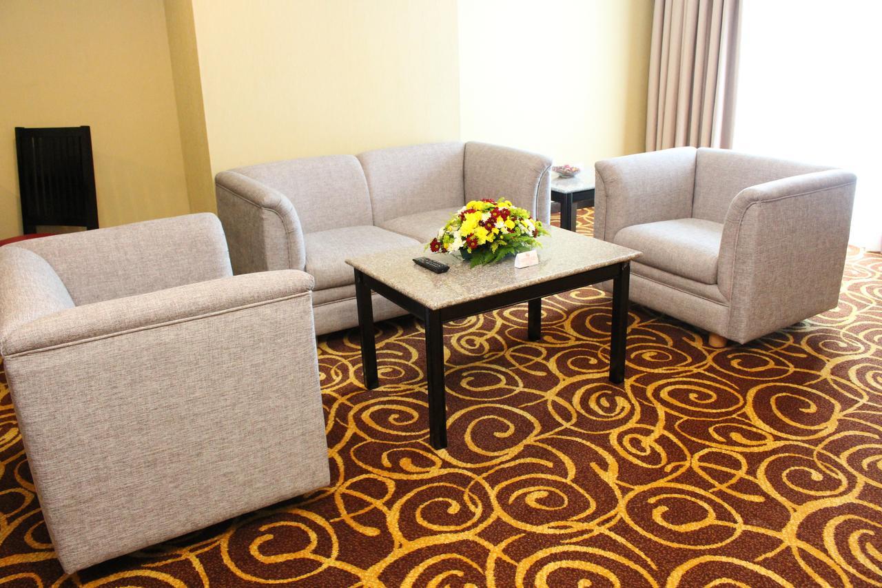 Mega Hotel Sdn Bhd Miri Dış mekan fotoğraf