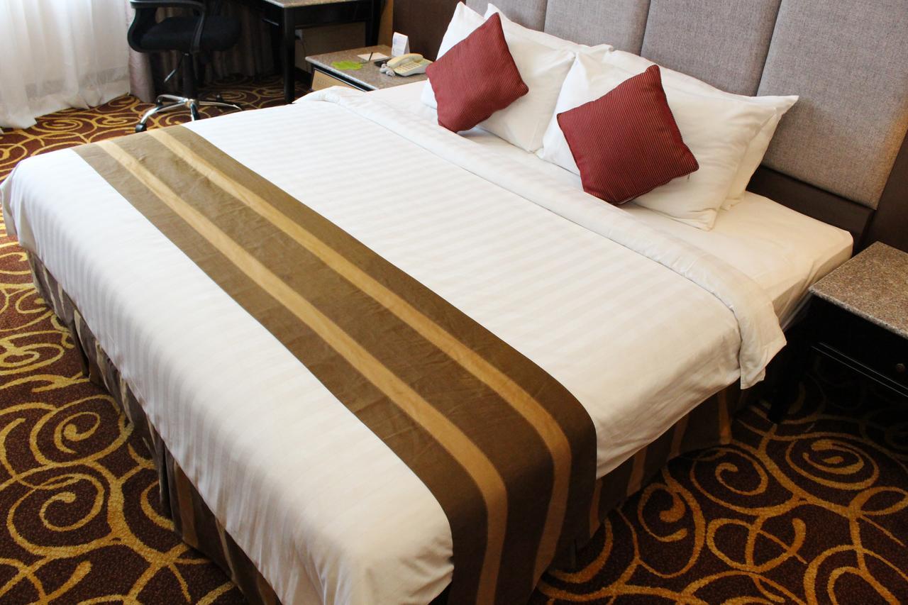 Mega Hotel Sdn Bhd Miri Dış mekan fotoğraf