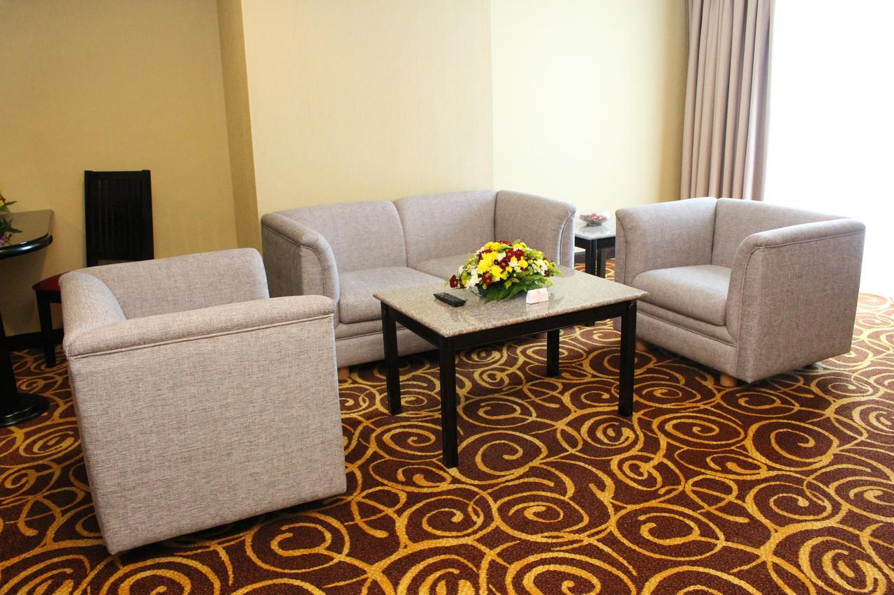 Mega Hotel Sdn Bhd Miri Dış mekan fotoğraf