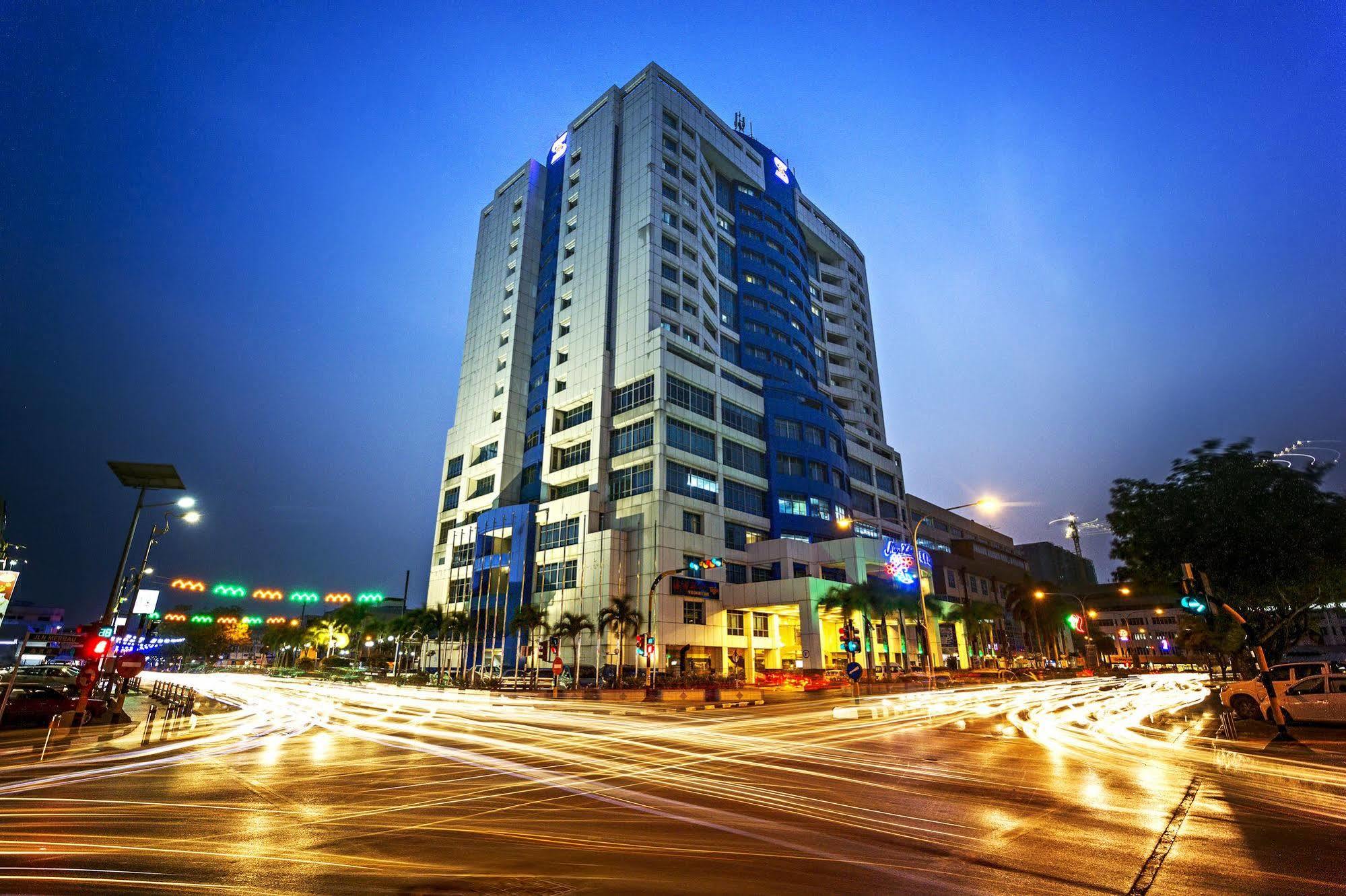 Mega Hotel Sdn Bhd Miri Dış mekan fotoğraf