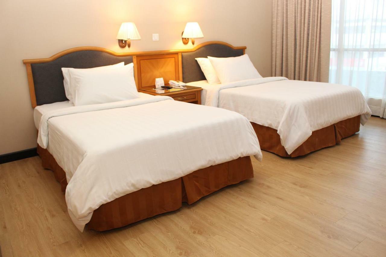 Mega Hotel Sdn Bhd Miri Dış mekan fotoğraf