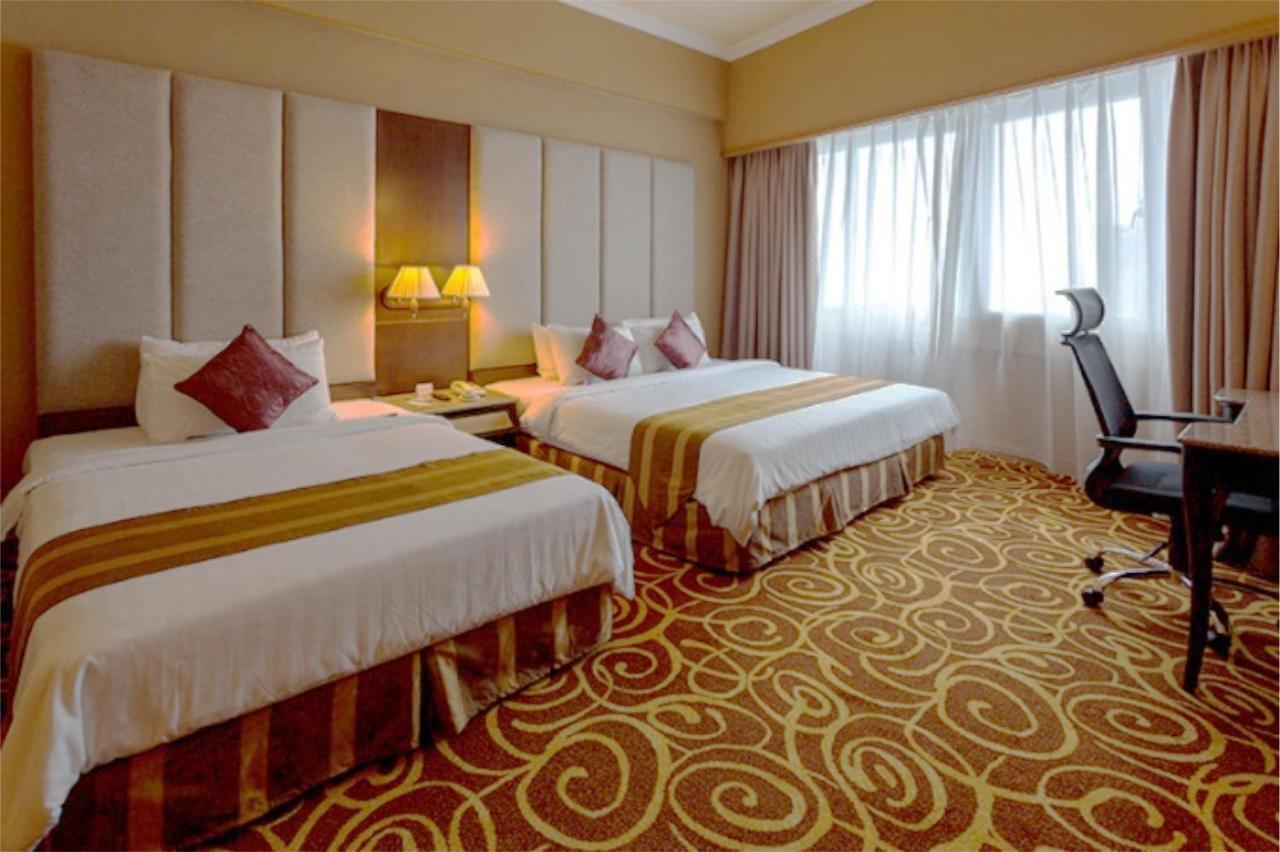 Mega Hotel Sdn Bhd Miri Dış mekan fotoğraf